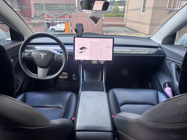 TESLA Model 3 - Excellent condition - Image 5