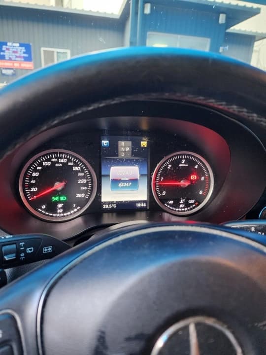 BENZ GLC-Class - Excellent condition - Image 4