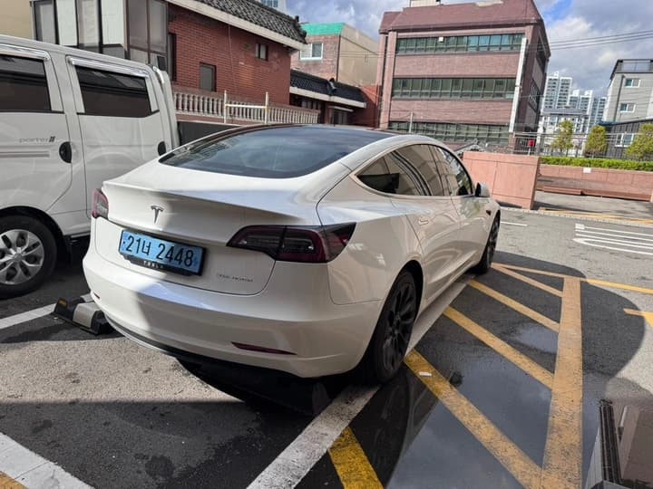 TESLA Model 3 - Excellent condition - Image 3