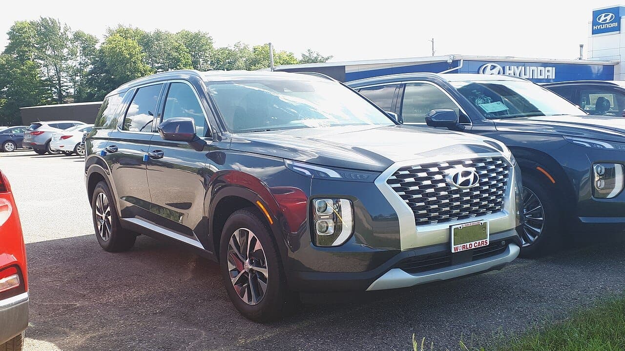 2025 Hyundai Palisade Premium - Image 2